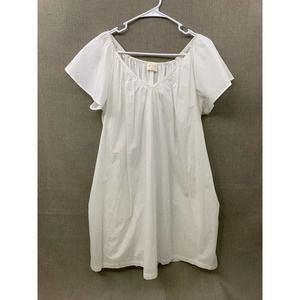 Allie Rose beautiful white vneck dress with pockets. Lined. Size med